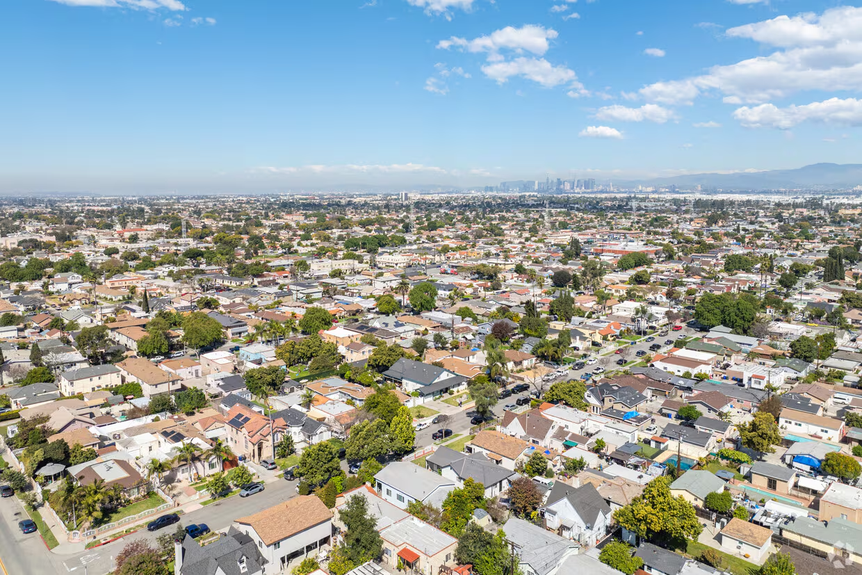 South Gate, California neighborhood and residential lifestyle